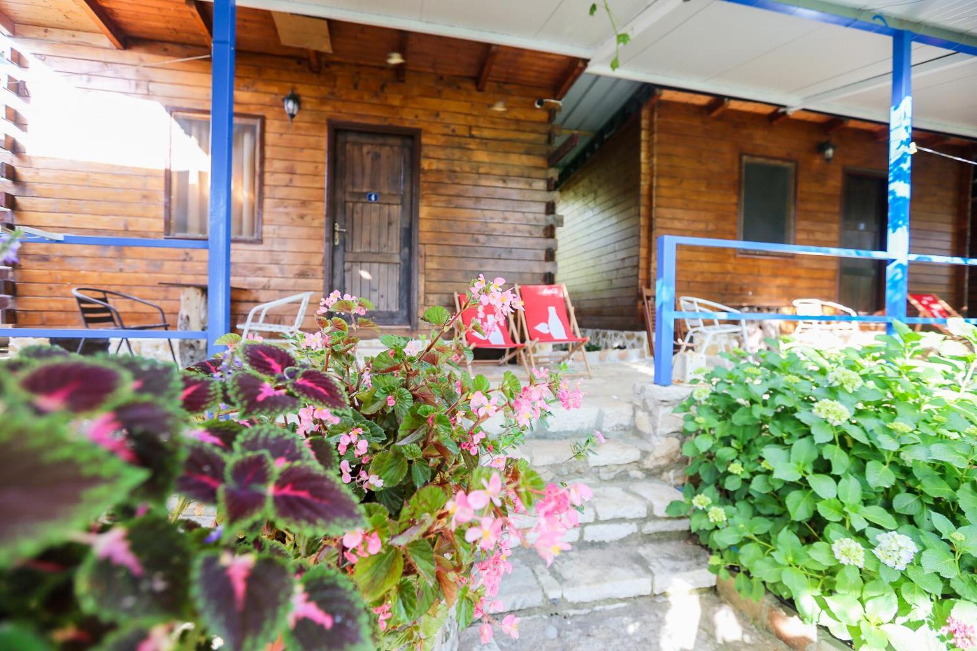 Holiwood Motel ฮีมาเรอ ภายนอก รูปภาพ