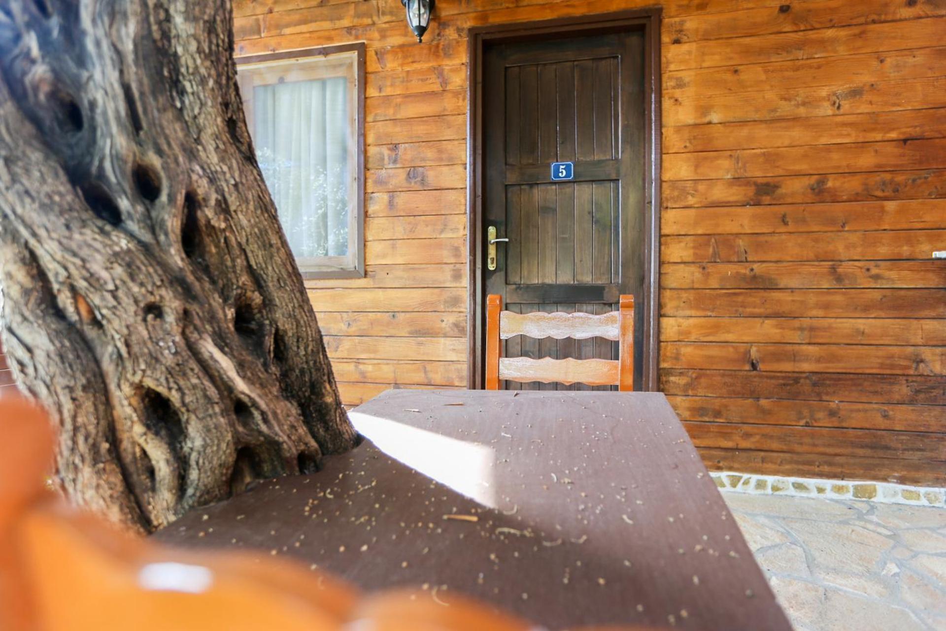 Holiwood Motel ฮีมาเรอ ภายนอก รูปภาพ